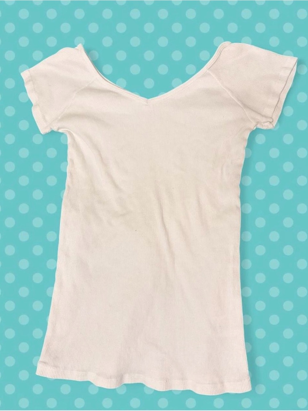 Brandy Melville White Ribbed V‑Neck Short Sleeve Tee